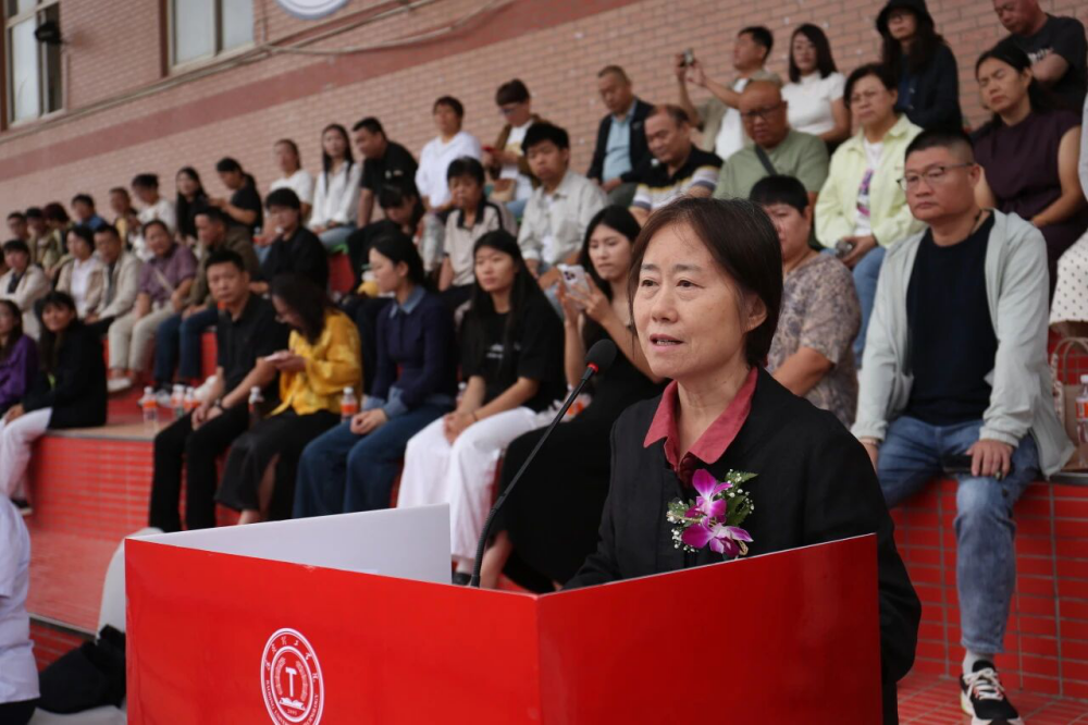 青春逐梦 强国有我——必赢242net官网2025级新生开学典礼暨军训结营式盛大举行