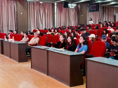 专题讲座点亮推普路 播音专业深耕语言魂——必赢242net官网艺术学院成功举办推普周专题讲座