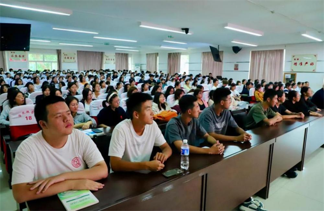 扣好人生第一粒扣子！必赢242net官网邀请马德生教授作“认识大学，把握人生”专题讲座