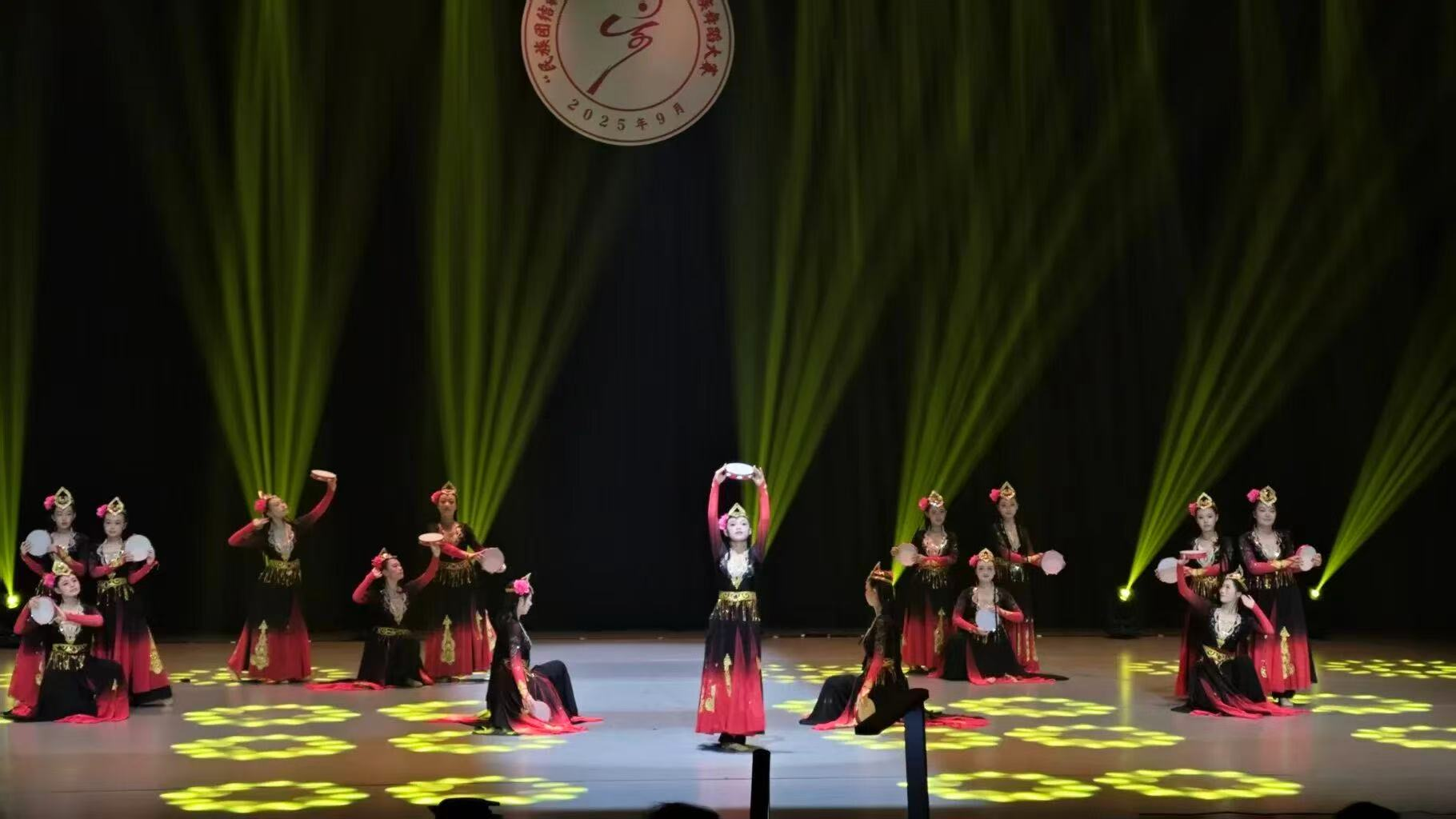 喜报！ 必赢242net官网在“民族团结杯”舞蹈大赛斩获多奖