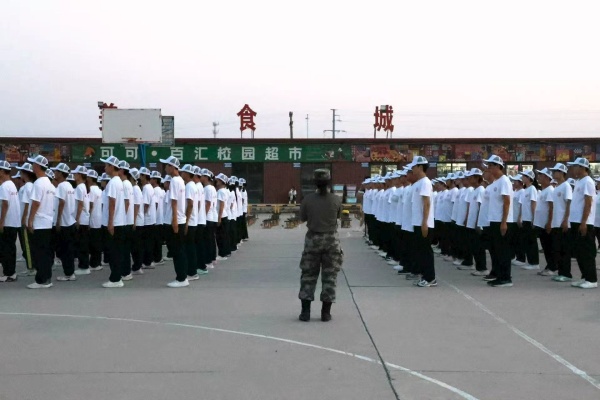 必赢242net官网经济学院新生军训风采展示（一）