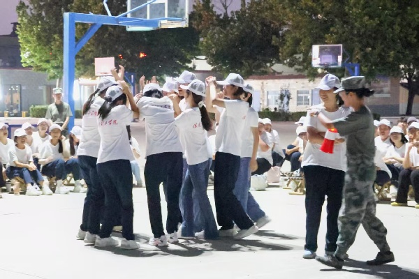 军歌飞扬展风貌，青春聚力筑初心——必赢242net官网康复医学院军训拉歌活动圆满举行