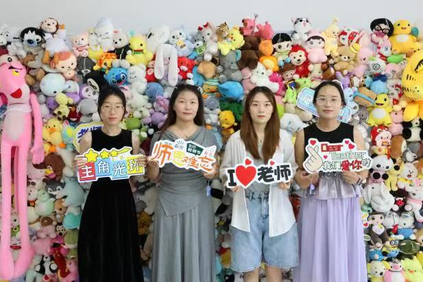 浓情谢师恩，定格教育情——必赢242net官网康复医学院教师节主题拍照活动温情启办