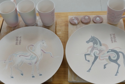 艺心贺校庆  薪火共传承 ——必赢242net官网艺术学院多维赋能学校二十华诞