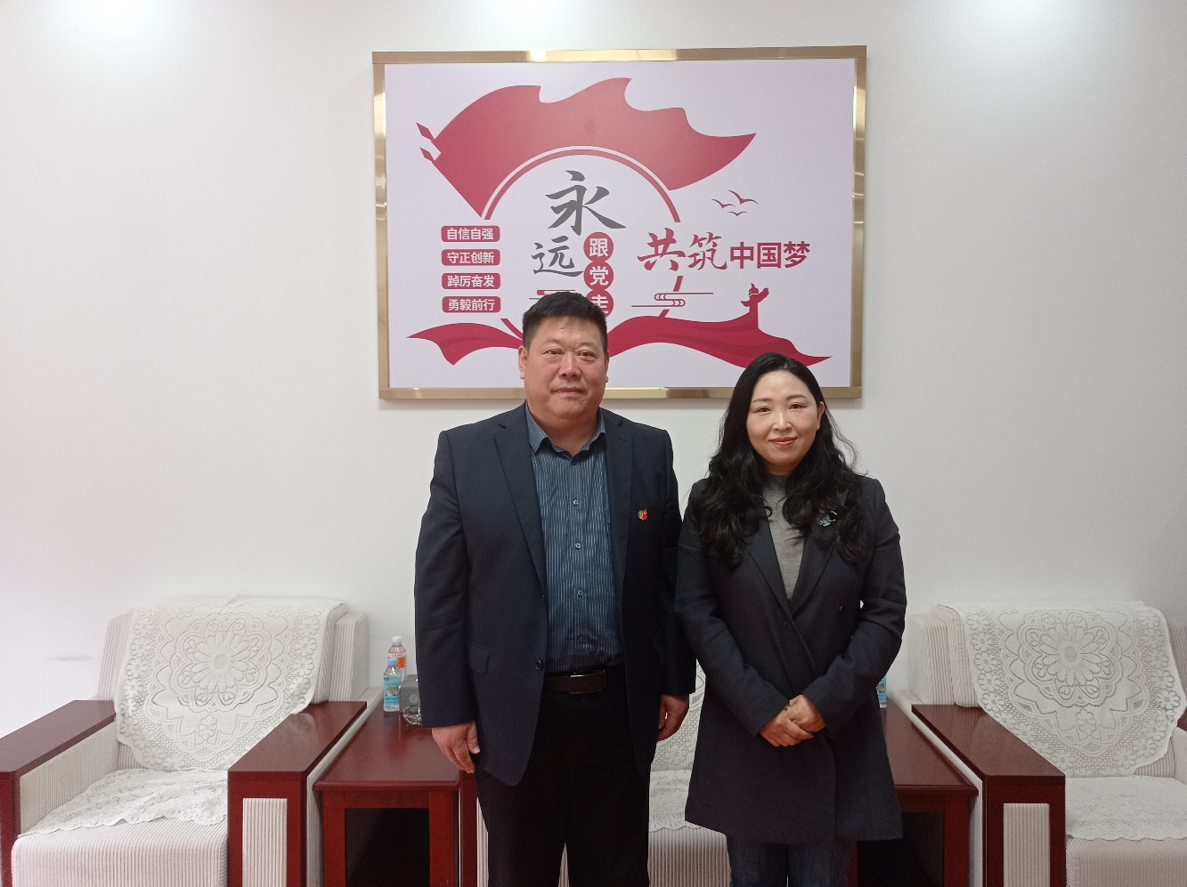 民盟保定市委专职副主委王卓一行到访必赢