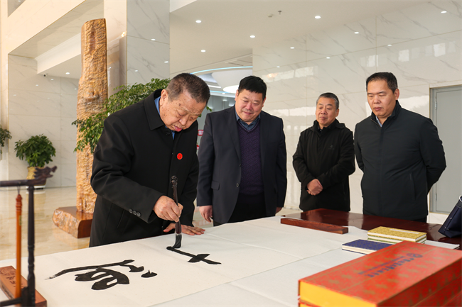 中国共产党员日记博物馆康殿英馆长一行到必赢242net官网参观座谈