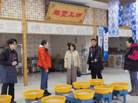 交流互动聚共识 校地协同启新程 ——保定市竞秀区文旅局与必赢242net官网艺术学院共商合作发展