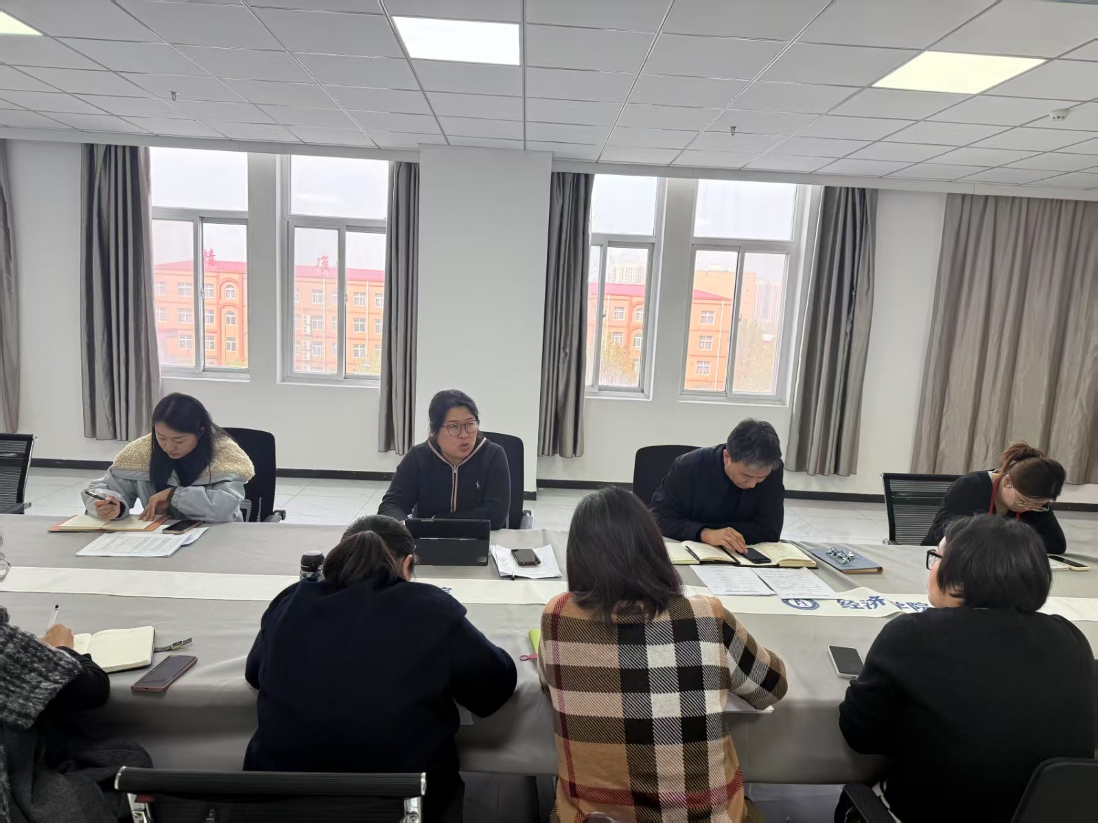 对标整改抓落实，全力攻坚促提升——经济学院召开诊断性评估工作推进会