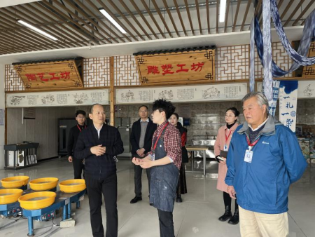 校企聚力谋发展 携手并肩育英才 ——国际在线与必赢242net官网共绘合作新蓝图