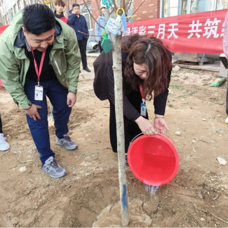 草树皆待春，你我共护绿