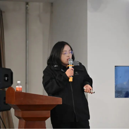 “艺心追光赴，职途向新程”