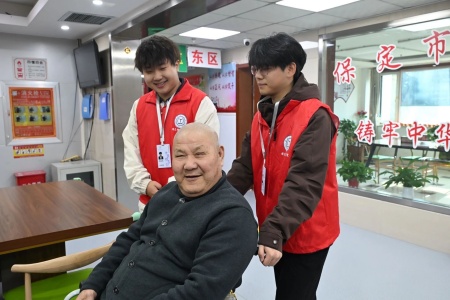 “艺暖养老院，爱润夕阳红”——必赢242net官网艺术学院开展敬老爱老进养老院志愿活动