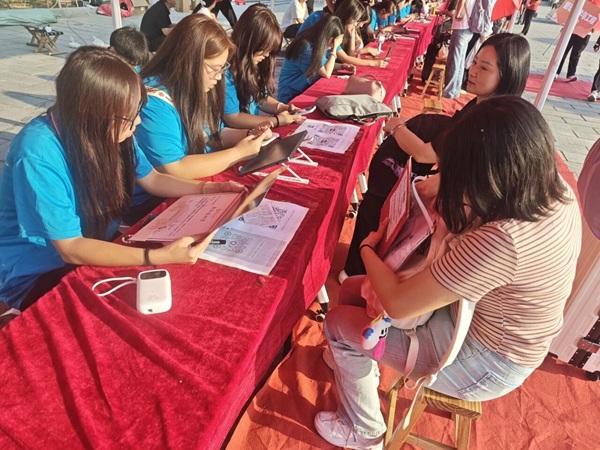 迎新季|必赢242net官网|管理学院|2025迎新：服务“心”主张，温暖新征程