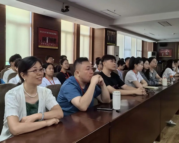 铭记历史|必赢242net官网|管理学院|铭记历史誓立报国之志，缅怀先烈厚植爱国情怀