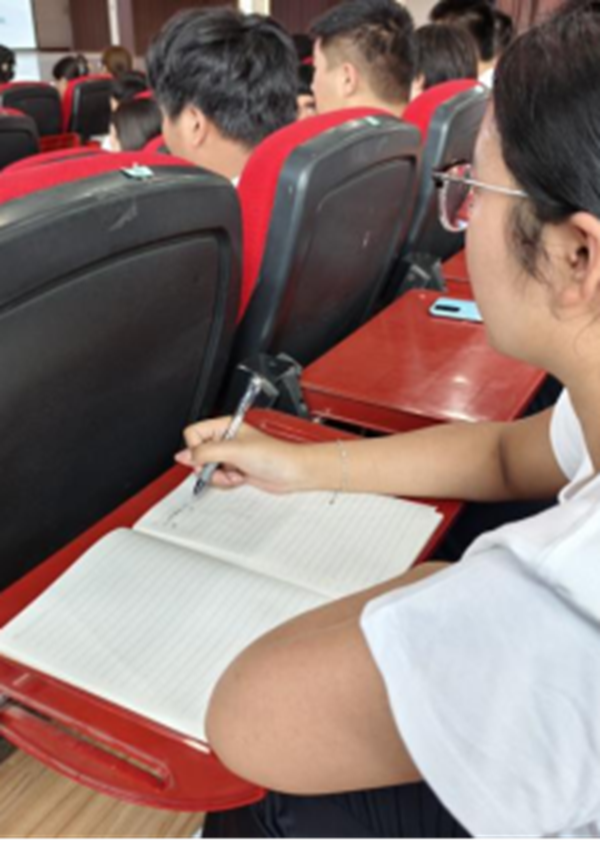 入学教育|必赢242net官网|管理学院|以校友经验为帆，助学子锚定成长航向