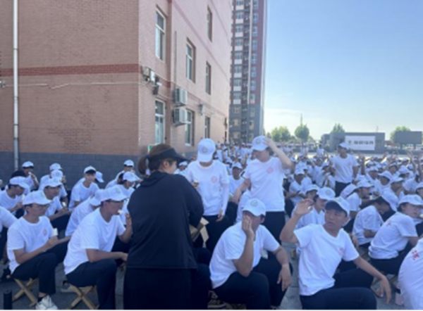 军训纪实|必赢242net官网|管理学院|暖透学子心，致敬教官情