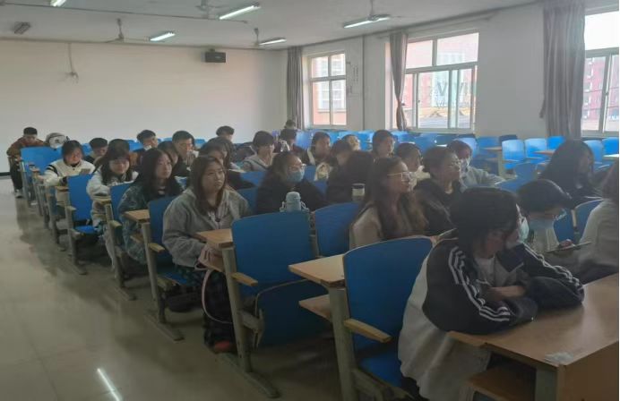 进行一次社会研学实践