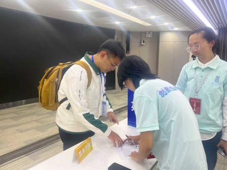 从创意到省赛金奖！ 《时空对话：淮军公所博物馆记忆影像志》以创新影像角逐新文科大赛