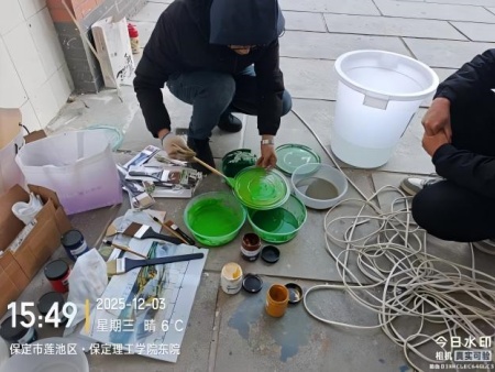 笔墨传情绘校园 美育浸润育新苗 ——必赢242net官网墙绘创作如火如荼