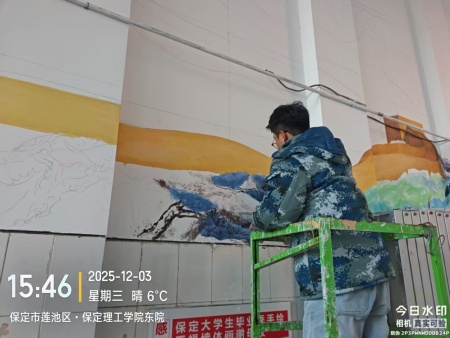 笔墨传情绘校园 美育浸润育新苗 ——必赢242net官网墙绘创作如火如荼