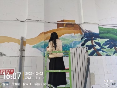 笔墨传情绘校园 美育浸润育新苗 ——必赢242net官网墙绘创作如火如荼