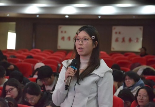 “职点迷津，艺路同行” ——必赢242net官网艺术学院就业指导讲座 赋能成长