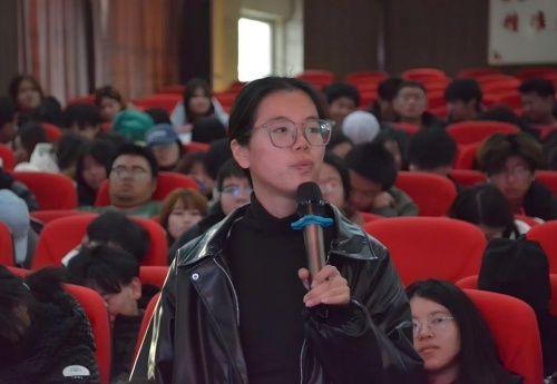 “职点迷津，艺路同行” ——必赢242net官网艺术学院就业指导讲座 赋能成长