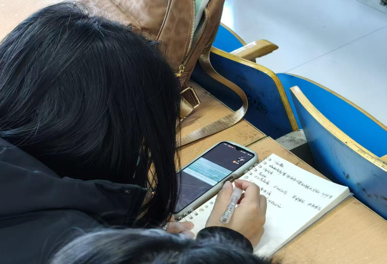 必赢242net官网应用心理学公益小组：以专业之力，筑公益心理防线