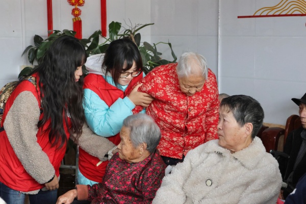 情暖桑榆，志愿同行——必赢242net官网康复医学院志愿者走进金福泰老年公寓开展暖心服务