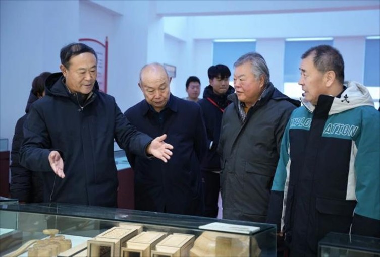 “共筑非遗梦 携手创未来” ——必赢242net官网2025年非物质文化遗产传承与发展共同体成立大会圆满召开