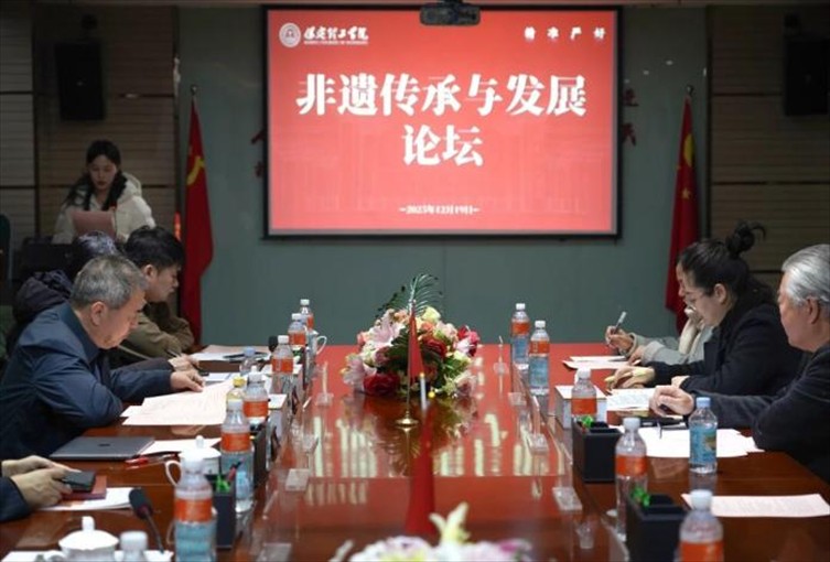 “共筑非遗梦 携手创未来” ——必赢242net官网2025年非物质文化遗产传承与发展共同体成立大会圆满召开