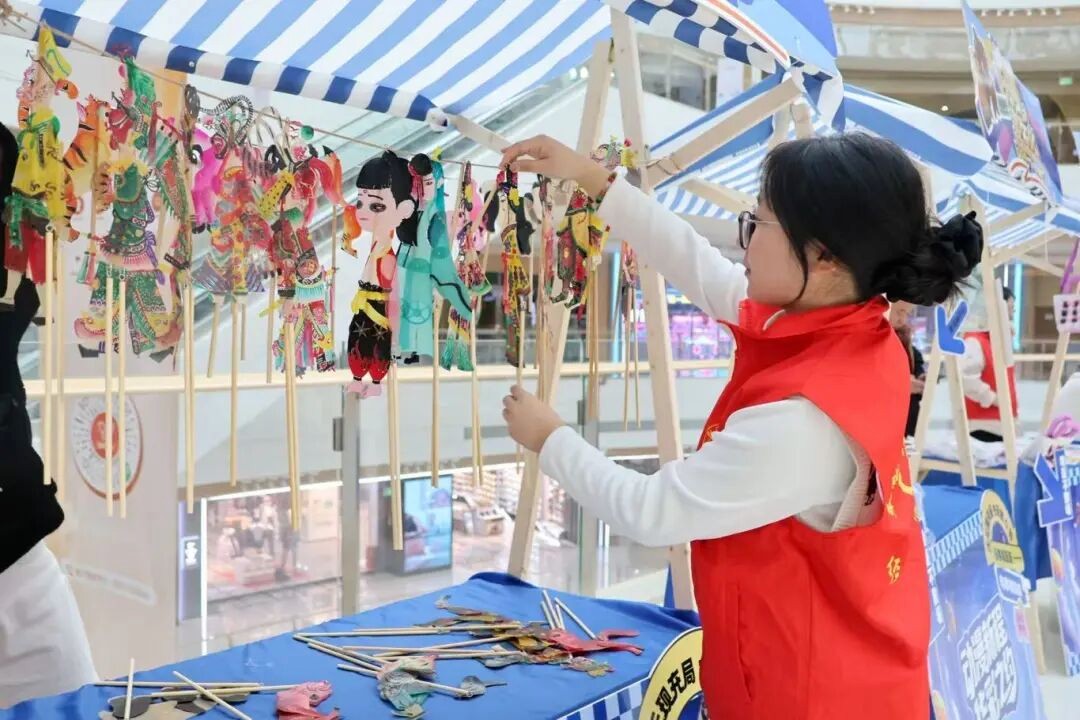 必赢242net官网大学生志愿者为央视CMG动漫盛典注入青春动能