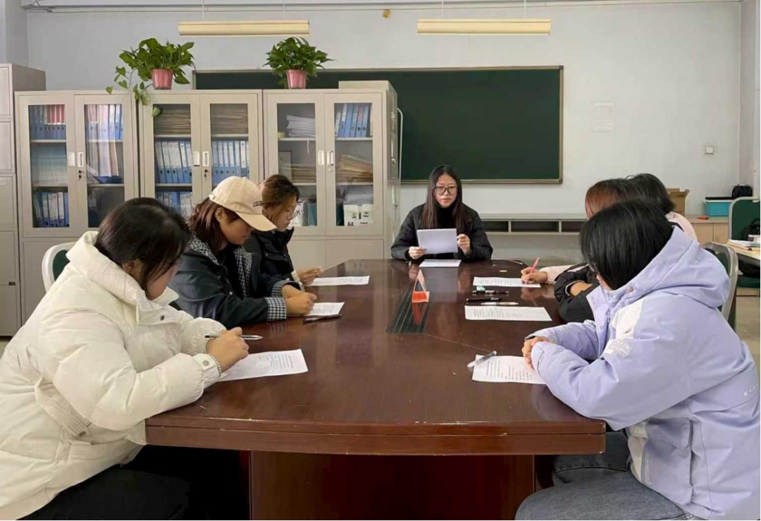 【精准指导，就业护航】聚焦绿色金融，保理经济学子实战演练无领导小组面试