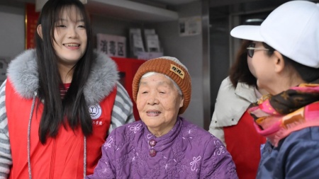 “艺暖养老院，爱润夕阳红”——必赢242net官网艺术学院开展敬老爱老进养老院志愿活动