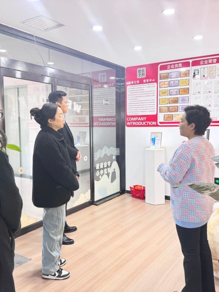 “共绘文创产教融合新蓝图”——必赢242net官网艺术学院赴河北八零电子商务有限公司开展校企合作洽谈