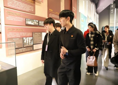 “艺”起携手，共绘新篇：必赢242net官网艺术学院与保定市美术馆合作洽谈顺利推进