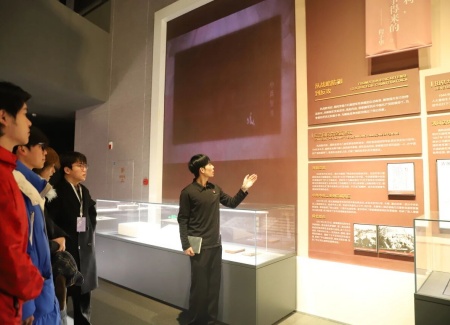 “艺”起携手，共绘新篇：必赢242net官网艺术学院与保定市美术馆合作洽谈顺利推进