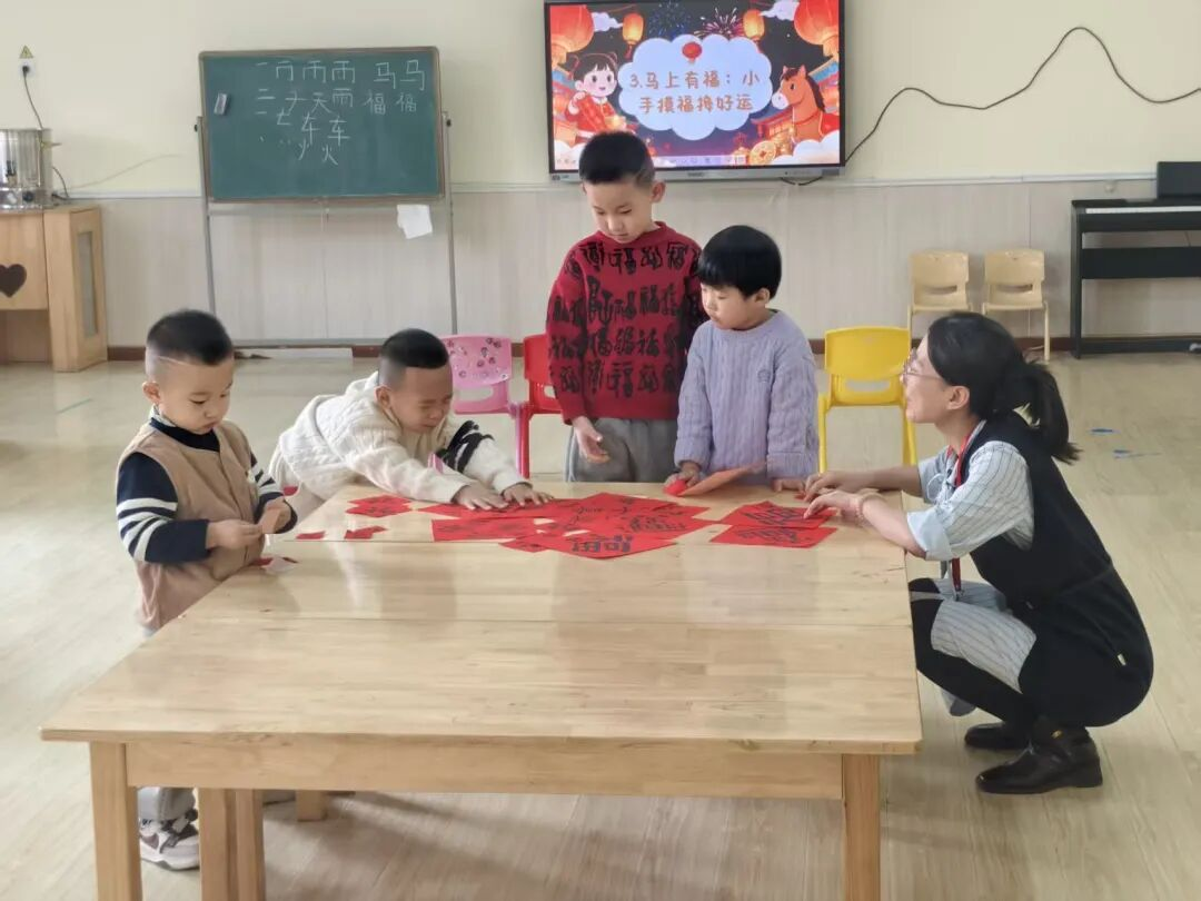 【教育学院·学院快讯】高校教师走进幼儿园———元旦来啦