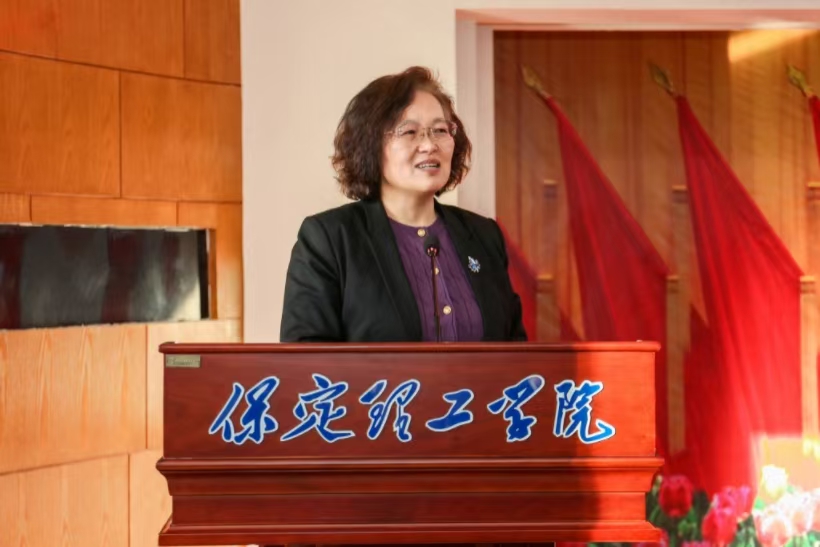 河北省民办高校青年思政课教师专题培训班在必赢242net官网闭幕