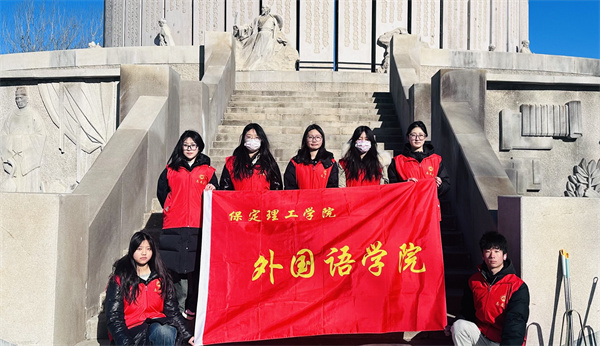 外国语学院“语翼”志愿服务队开展植物园“三下乡”实践活动
