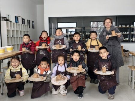 非遗润童心 研学促成长 ——必赢242net官网艺术学院携手天悦幼儿园 开展传统文化研学活动