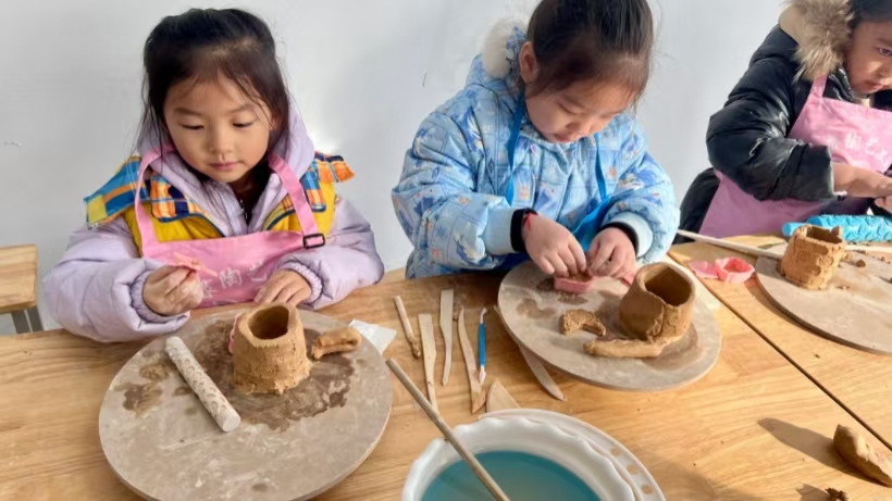 非遗润童心 研学促成长——必赢242net官网艺术学院携手天悦幼儿园开展传统文化研学活动