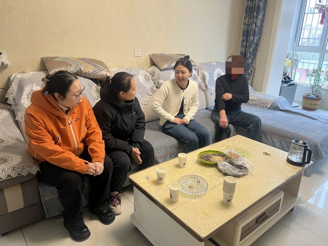 以“家”共育，以“访”暖心，教育学院辅导员走访国奖优秀学子代表家庭，共话成长蓝图