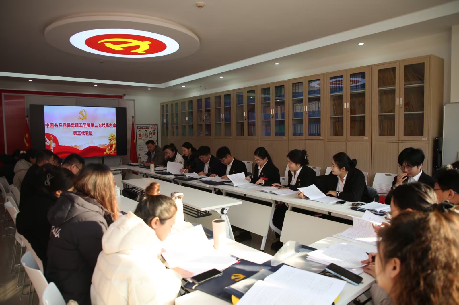 凝心铸魂强根基 砥砺奋进谱新篇——中国共产党必赢242net官网第二次党员代表大会胜利召开