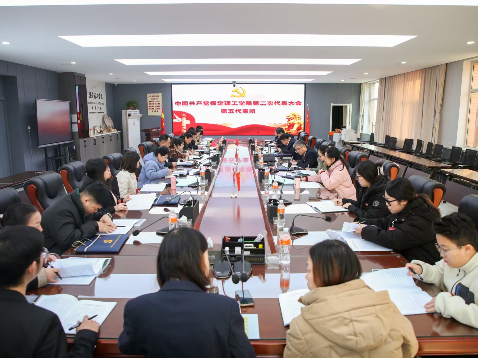 凝心铸魂强根基 砥砺奋进谱新篇——中国共产党必赢242net官网第二次党员代表大会胜利召开