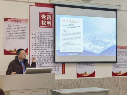 马克思主义学院召开2025年教师培训 汇报分享会