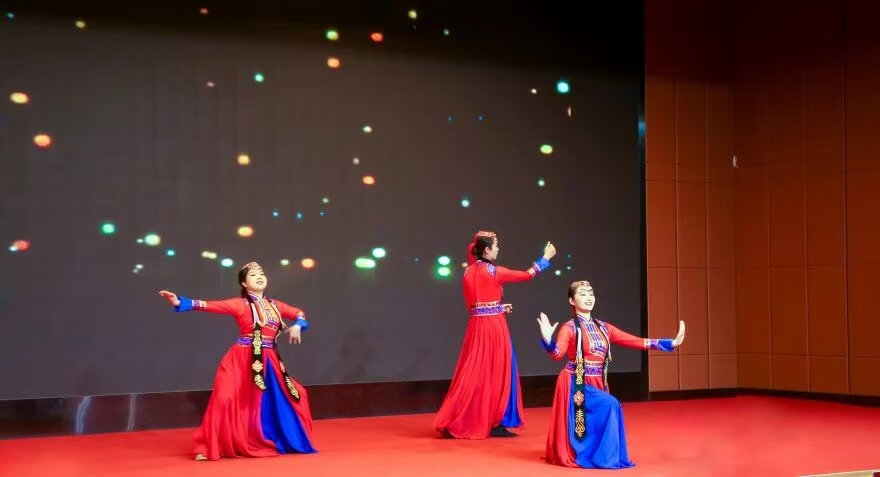 凝心聚力 笃行向新｜必赢242net官网2025年度工作总结表彰大会暨新年团拜会圆满举行