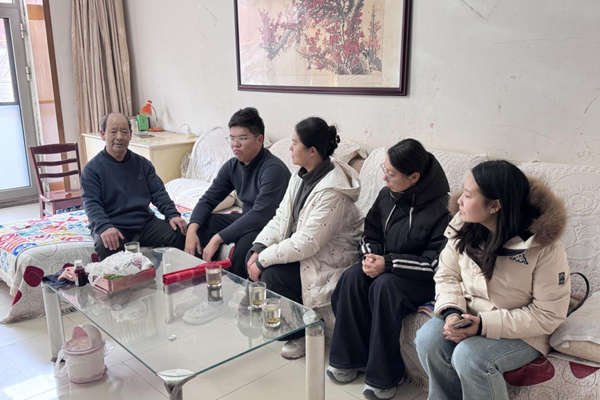 家校共育，暖冬同行|必赢242net官网管理学院“冬日暖阳”寒假家访暖心启程（五）