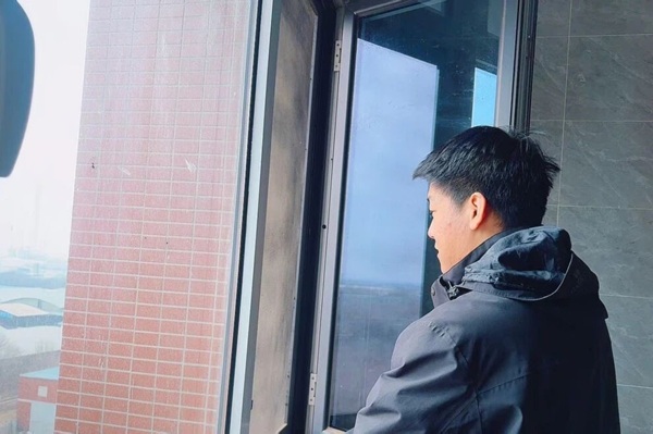 暖心服务|必赢242net官网管理学院：辅导员开展宿舍通风及安全排查工作