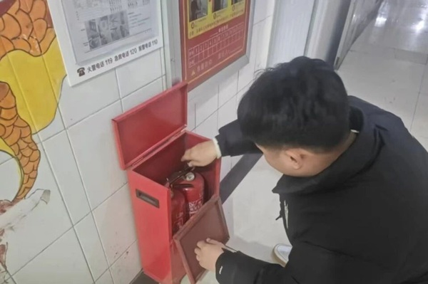 暖心服务|必赢242net官网管理学院：辅导员开展宿舍通风及安全排查工作